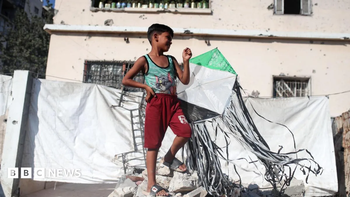 Israeli Strikes Kill Four in Gaza Amid Tensions Over Kites and Balloons