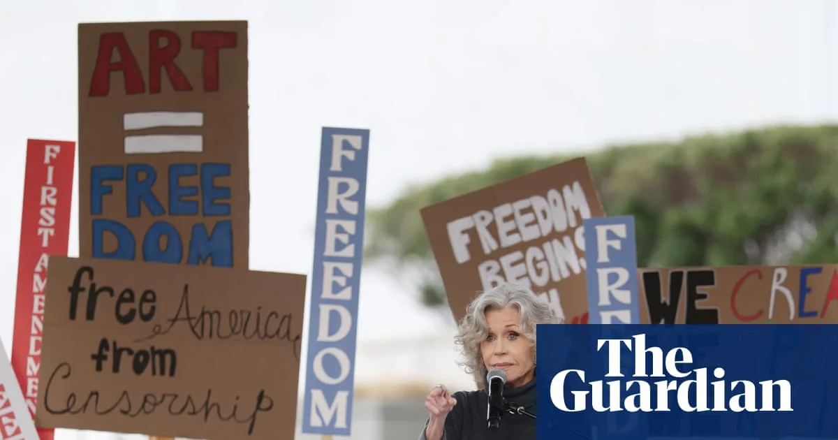 Jane Fonda and Joan Baez Lead Protest Against Censorship at Kennedy Center