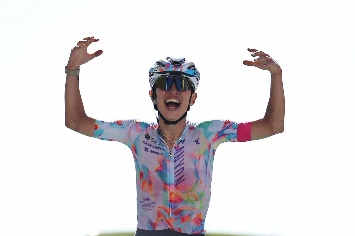 Kasia Niewiadoma Claims Solo Victory on Mont Ventoux to Lead Tour de France Femmes