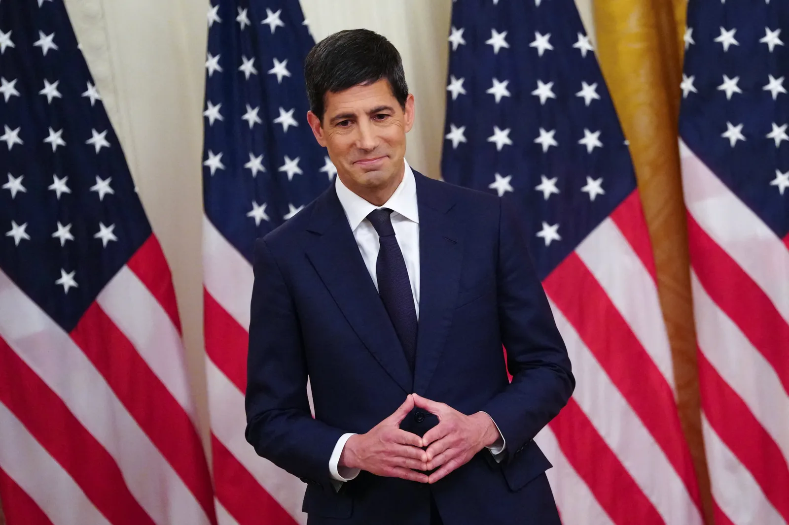 Kevin Warsh Holds First Meeting as Federal Reserve Chairman