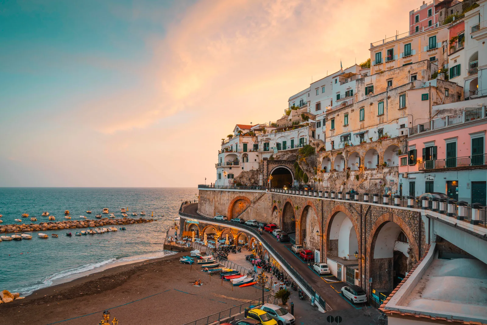 Labor Day Travel Sees Higher Costs and Shift in Timing Among Wealthy Travelers