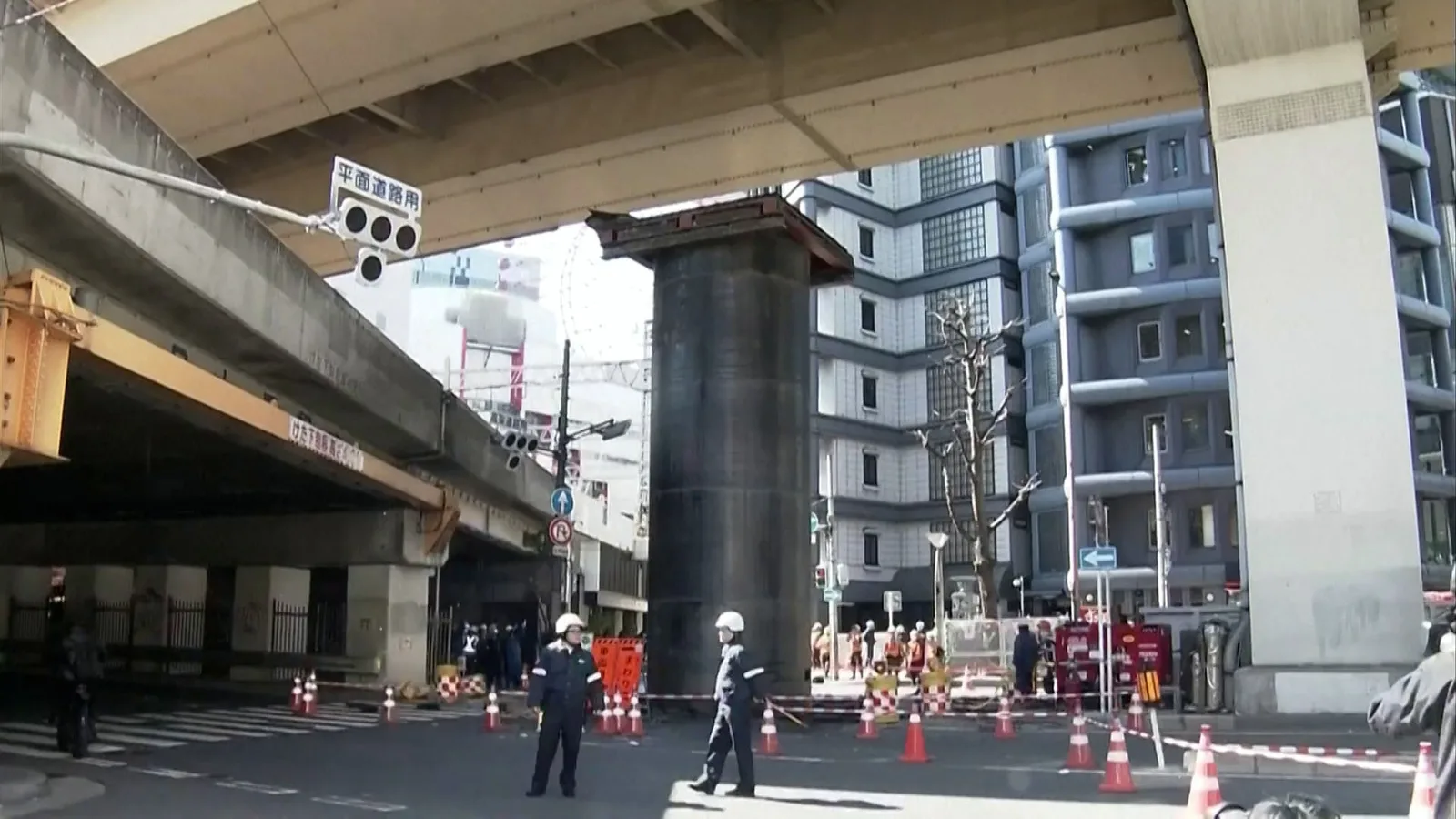 Large Steel Pipe Emerges from Highway in Central Osaka, Disrupting Traffic