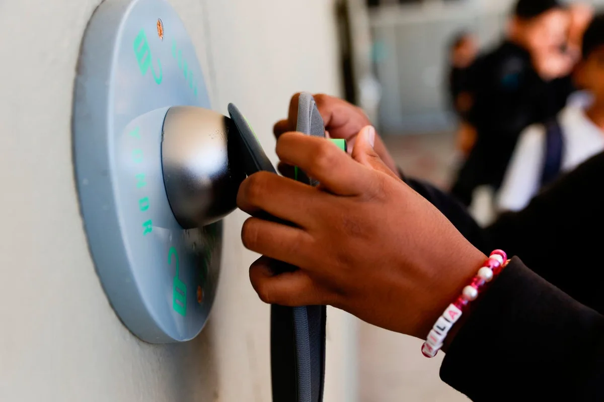 Large US Study Finds Minimal Impact of School Cell Phone Bans on Student Outcomes