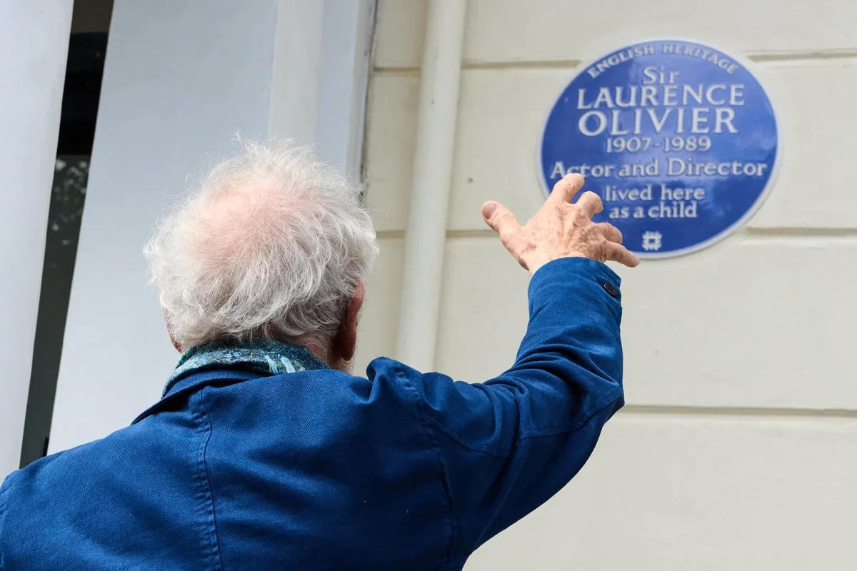 Laurence Olivier Honored With Blue Plaque at Childhood Home in London