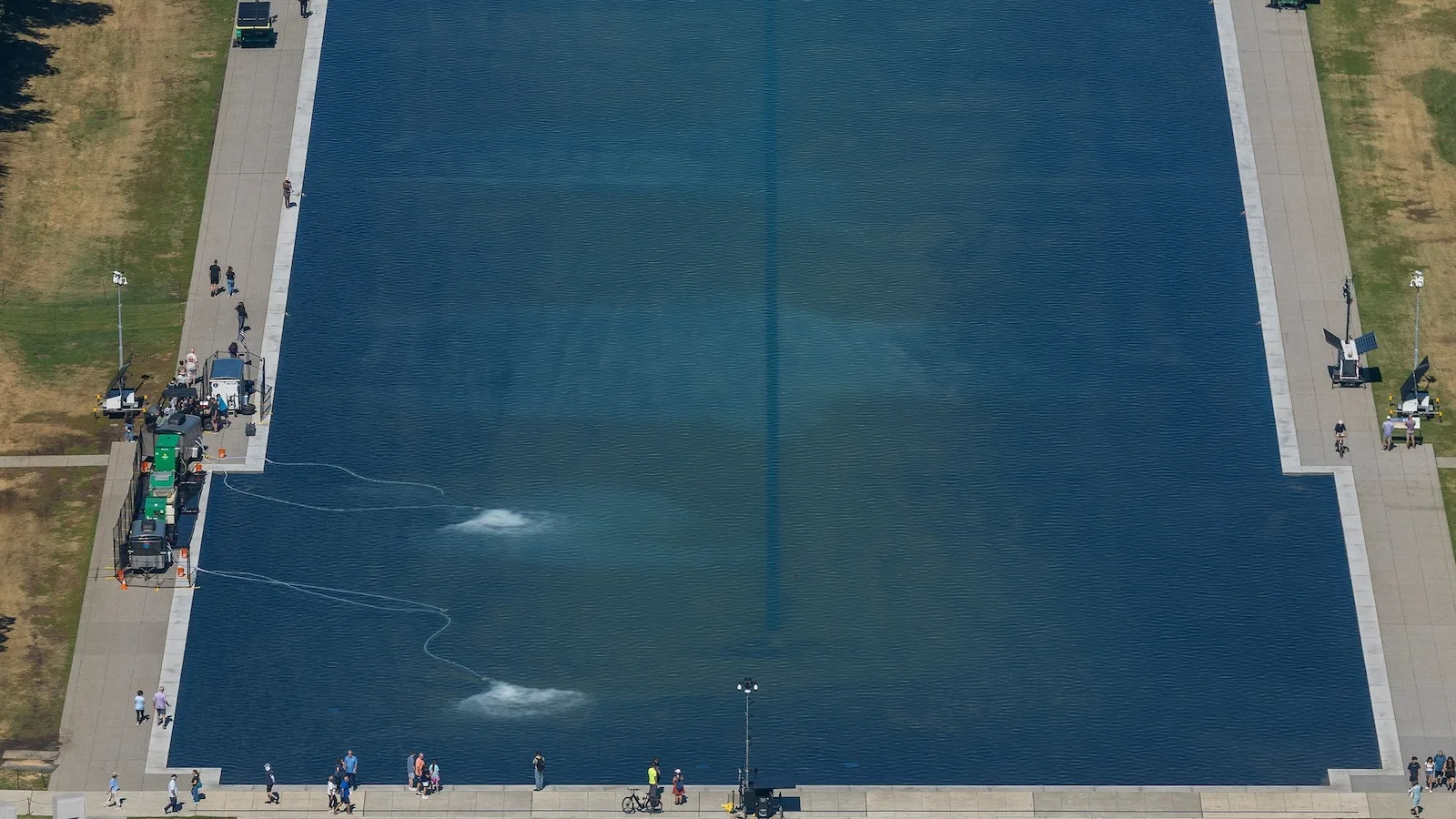 Lawmakers Seek Answers After Algae Blooms in Lincoln Memorial Reflecting Pool