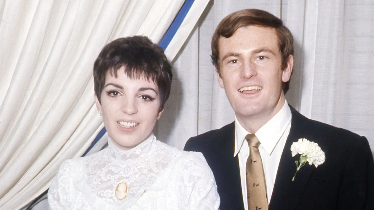 Liza Minnelli Describes Discovering Peter Allen With Another Man in Memoir
