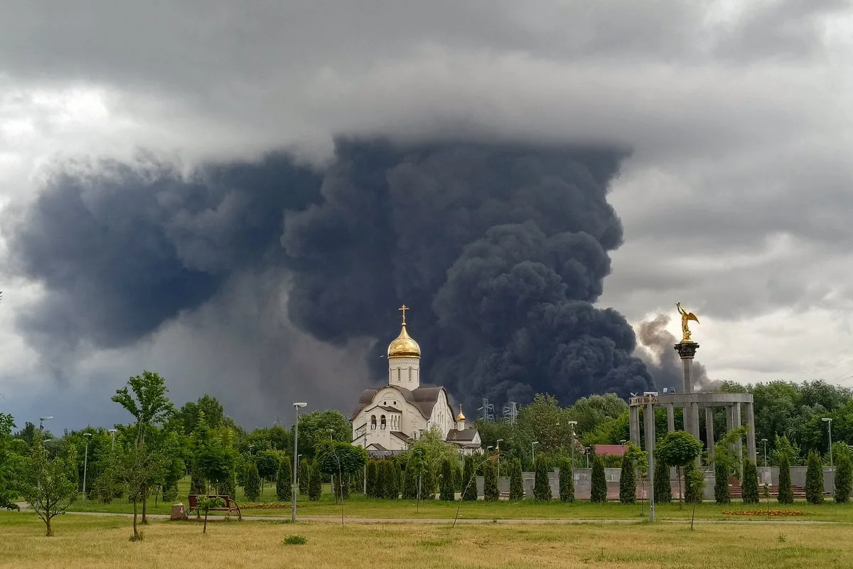 Long Fuel Lines and Shortages Reported Across Russia Amid Wartime Strains