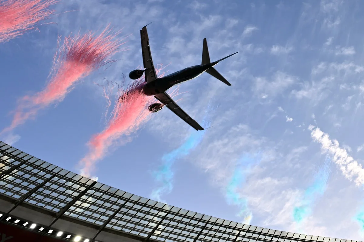 Low-Altitude Passenger Jet Flyover at Cape Town Rugby Stadium Prompts Safety Debate