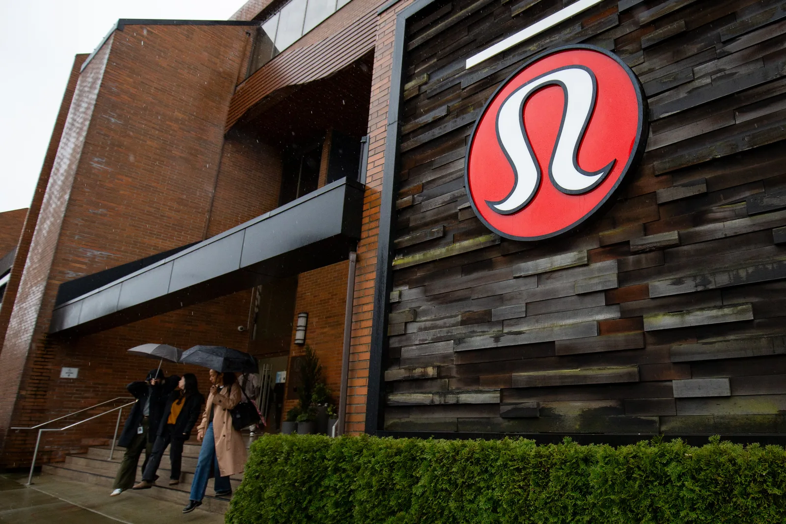 Lululemon Urges Shareholders to Reject Founder Chip Wilson’s Proxy Campaign