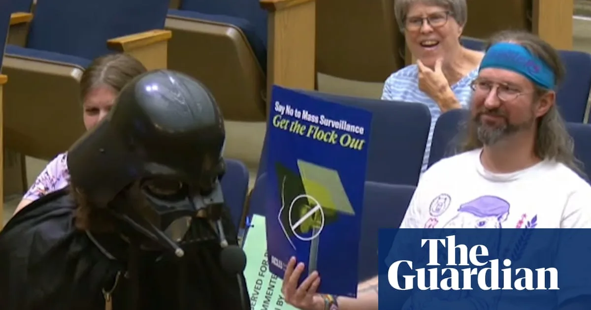Man Dressed as Darth Vader Criticizes Flock Cameras at San Diego Council Meeting