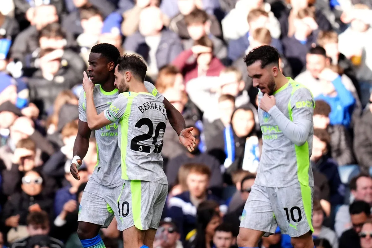 Manchester City Close Gap on Arsenal After 3-0 Win Over Chelsea