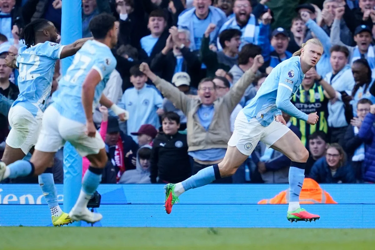 Manchester City Defeats Arsenal 2-1 to Narrow Premier League Title Gap