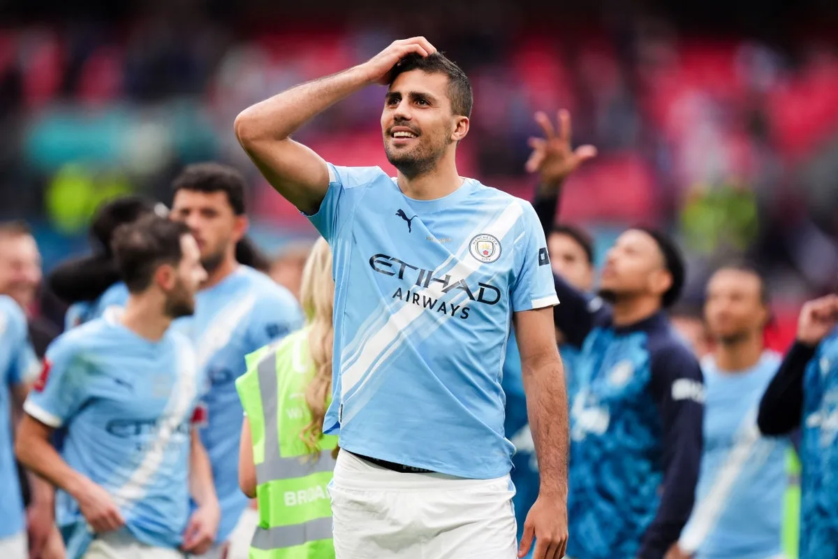 Manchester City Reportedly Open to Selling Midfielder Rodri