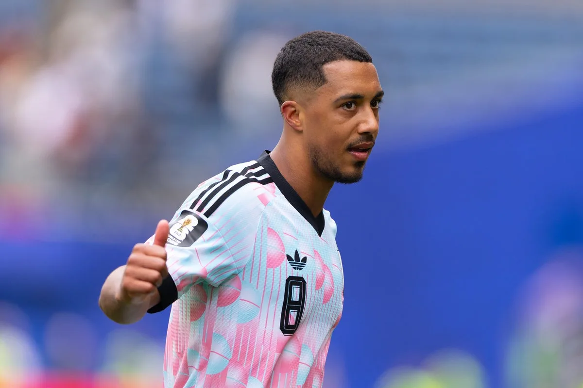 Manchester United in Advanced Talks to Sign Youri Tielemans from Aston Villa