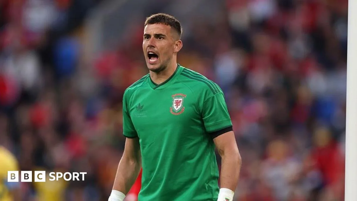 Manchester United Sign Goalkeeper Karl Darlow After Leeds Departure