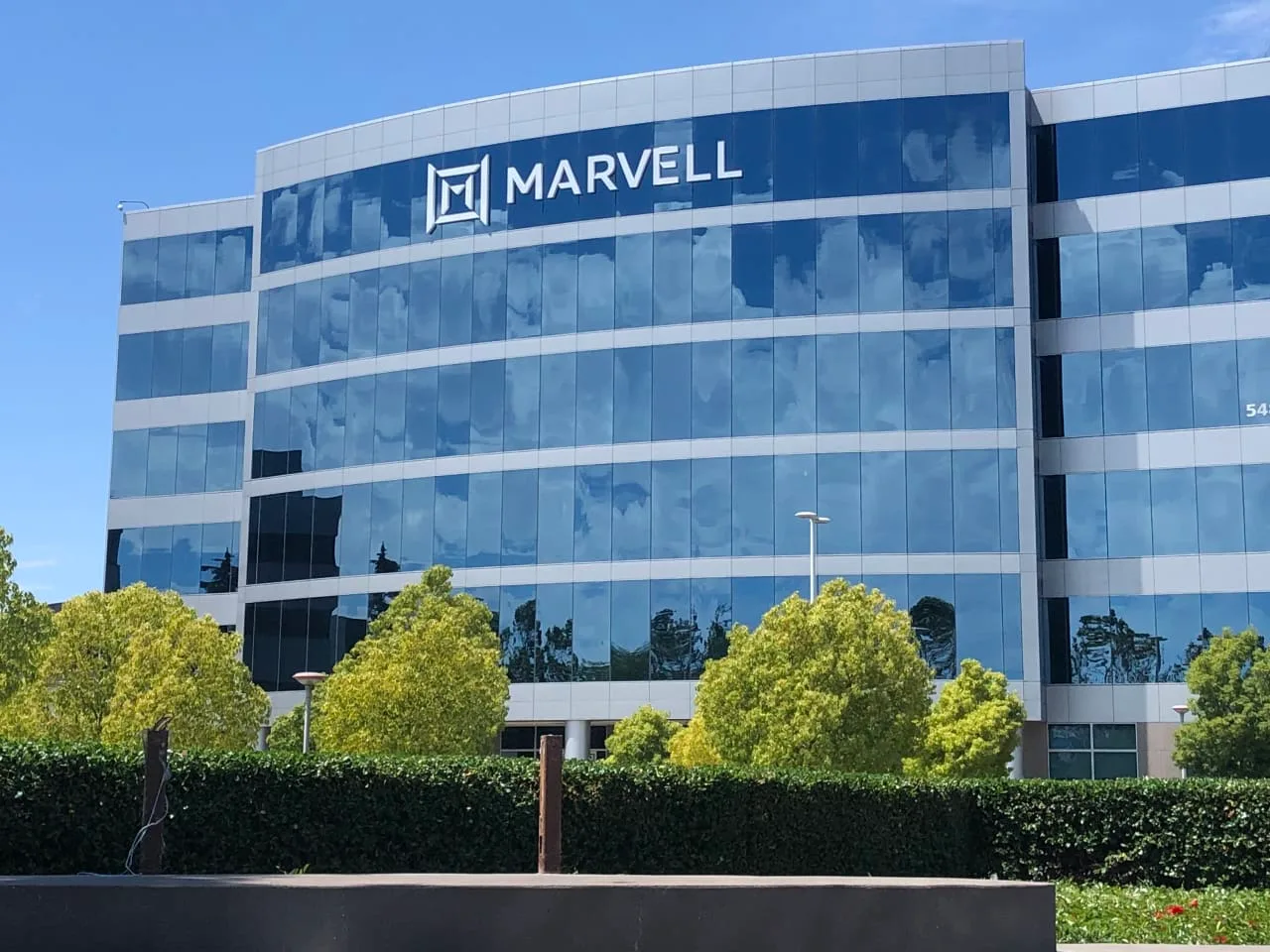 Marvell Shares Drop 8% After Q2 Revenue Beat and Outlook Announcement