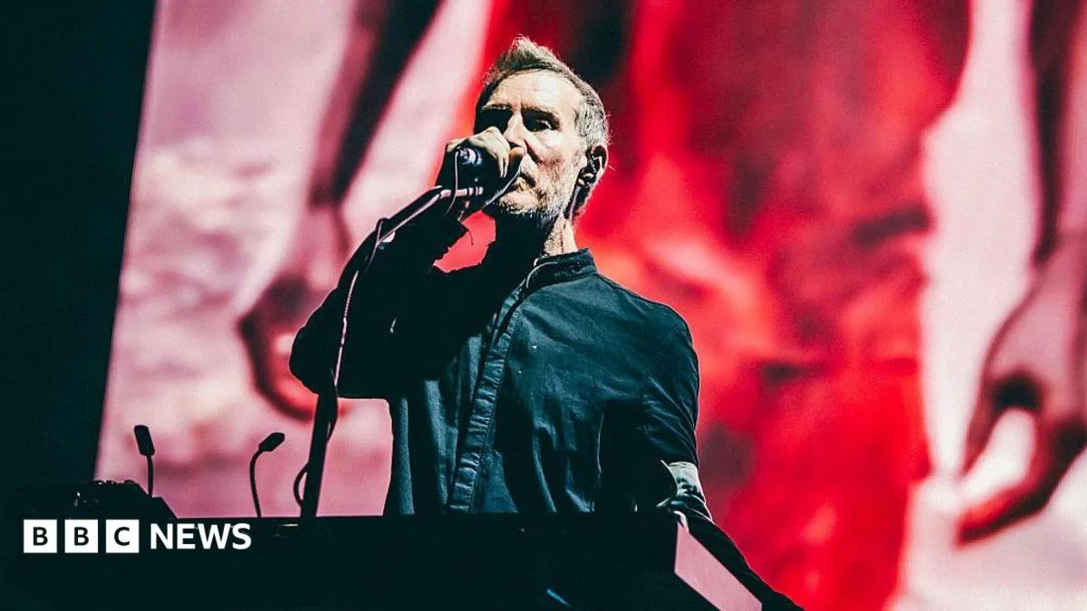 Massive Attack Barred from Singapore After Palestinian Flag Display at Concert