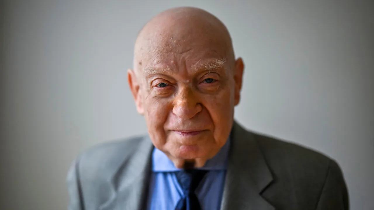 Mayor Mamdani Faces Criticism Over Budget Approach and Missed Housing Meeting