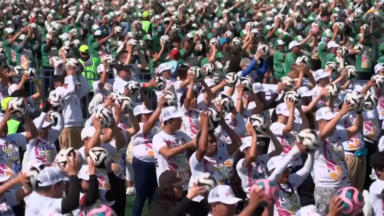 Mexico City Sets World Record for Largest Football Lesson in Zocalo Square