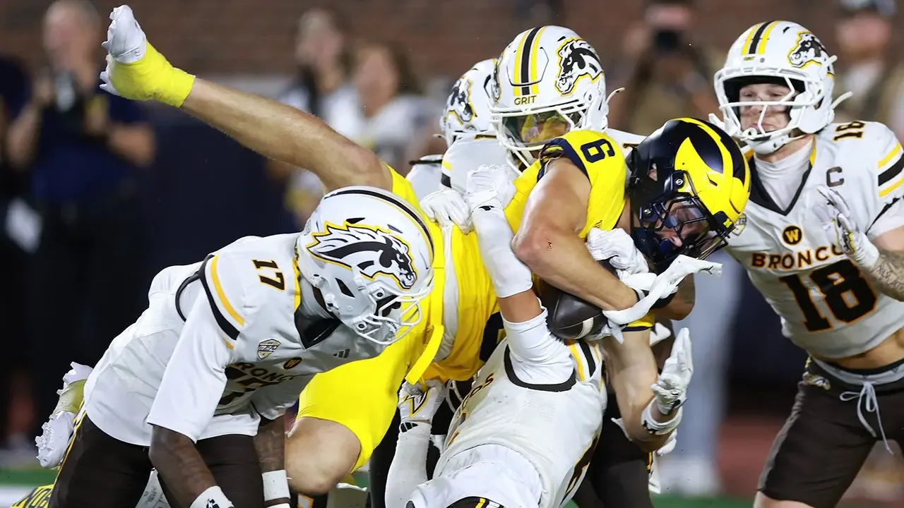 Michigan Defeats Western Michigan With Last-Second Hail Mary After Clock Review