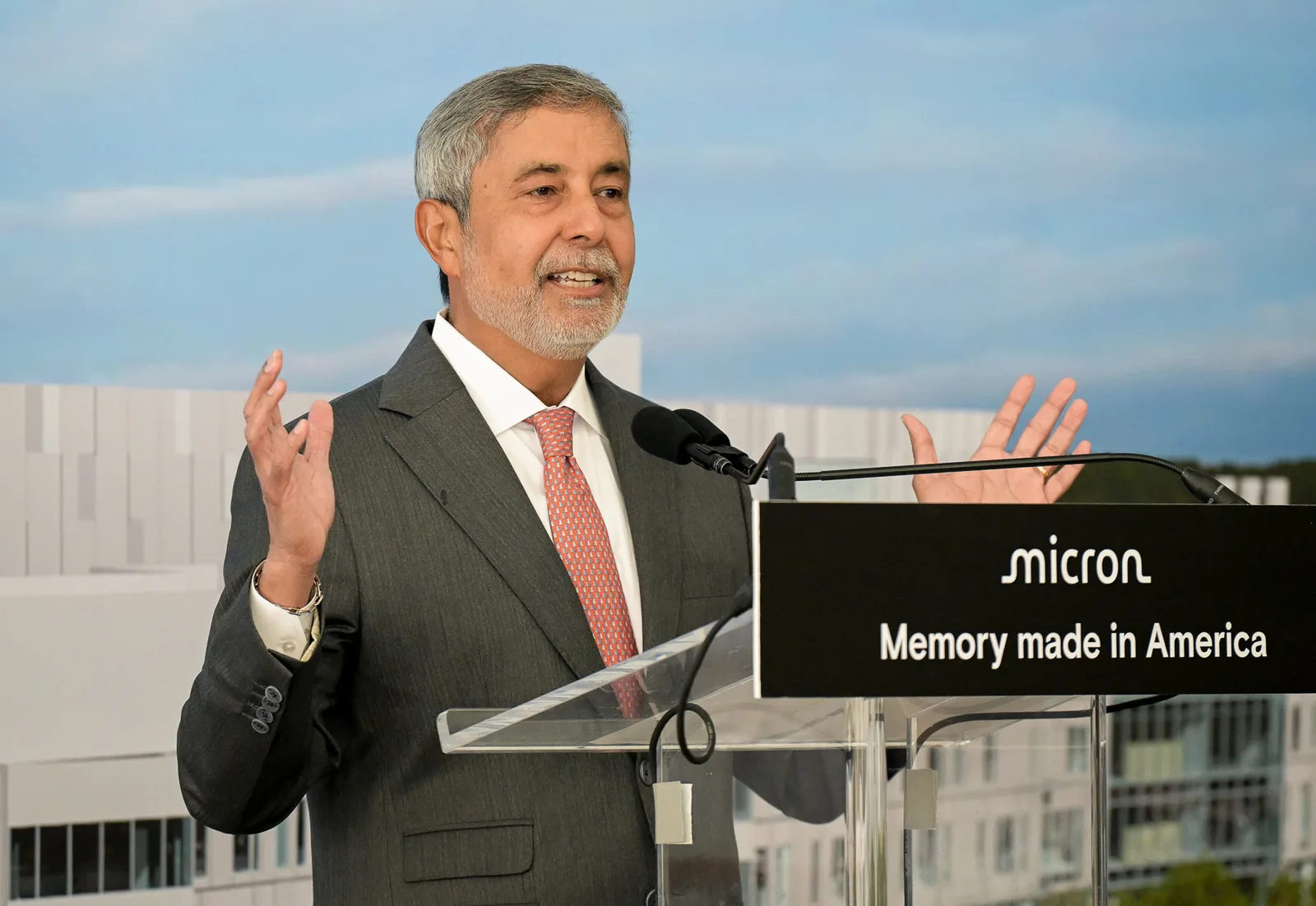 Micron Shares Surge After Quarterly Earnings Exceed Market Expectations