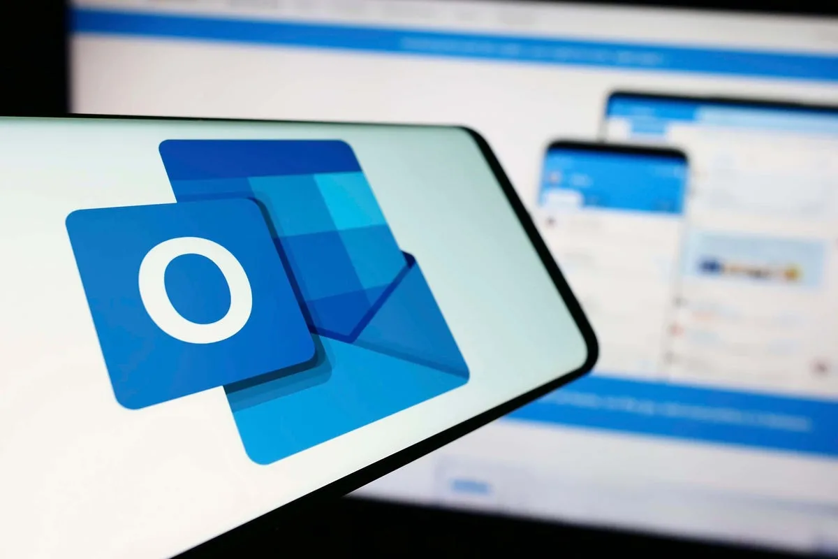 Microsoft Outlook Experiences Widespread Outage Affecting User Access
