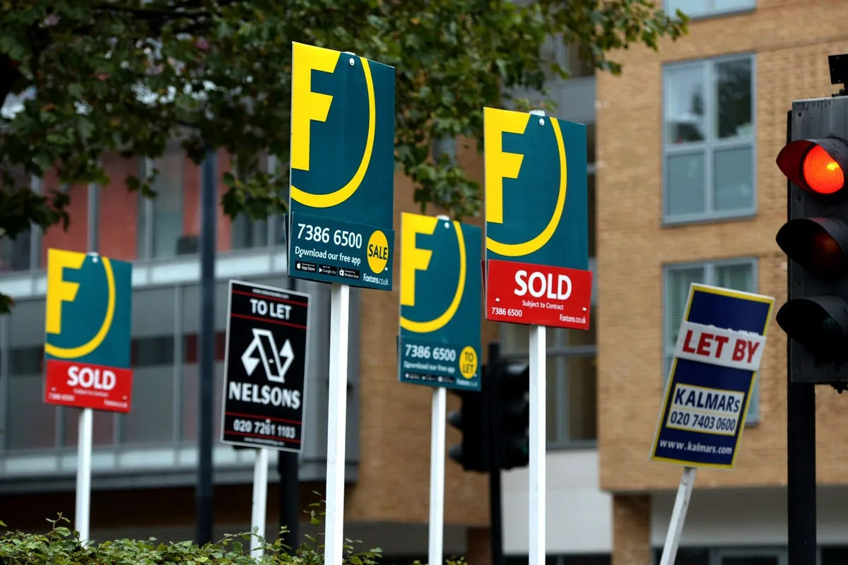 Mortgage Rates Rise Above 5% as Lenders Withdraw Hundreds of Products
