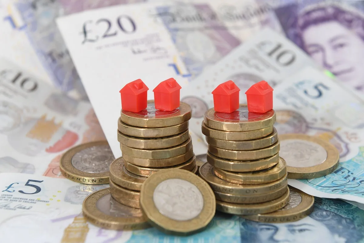 Mortgage Rates Rise and Builders Cut Prices Amid Challenging Housing Market