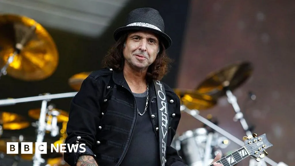 Motörhead Guitarist Phil Campbell Dies at Age 64 After Hospitalization