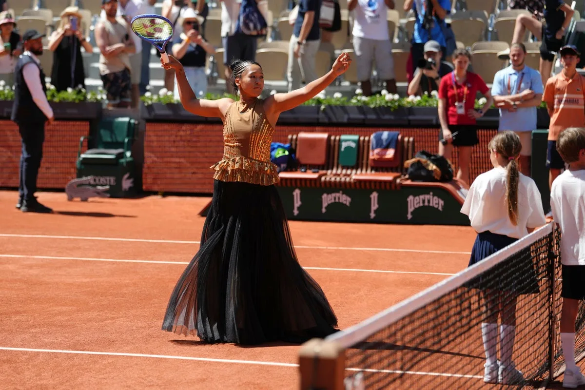 Naomi Osaka's French Open Outfit Draws Attention Amid High Temperatures in Paris