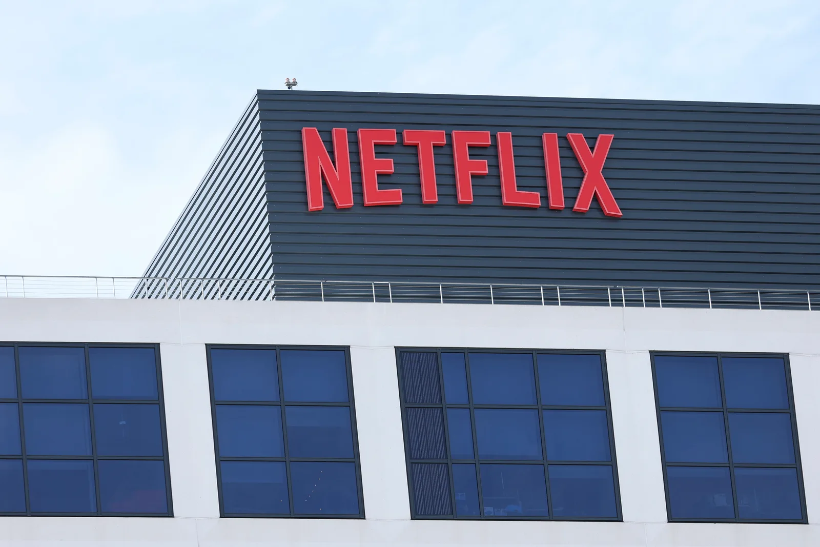 Netflix Beats Q1 Earnings Estimates as Reed Hastings Announces Board Exit