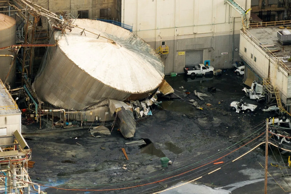 Nine Missing, Two Dead After Chemical Tank Rupture at Washington Paper Mill
