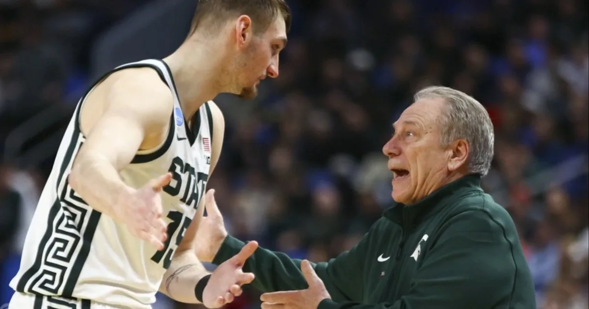 Notre Dame's Hannah Hidalgo Sets NCAA Steals Records in Sweet 16 Victory