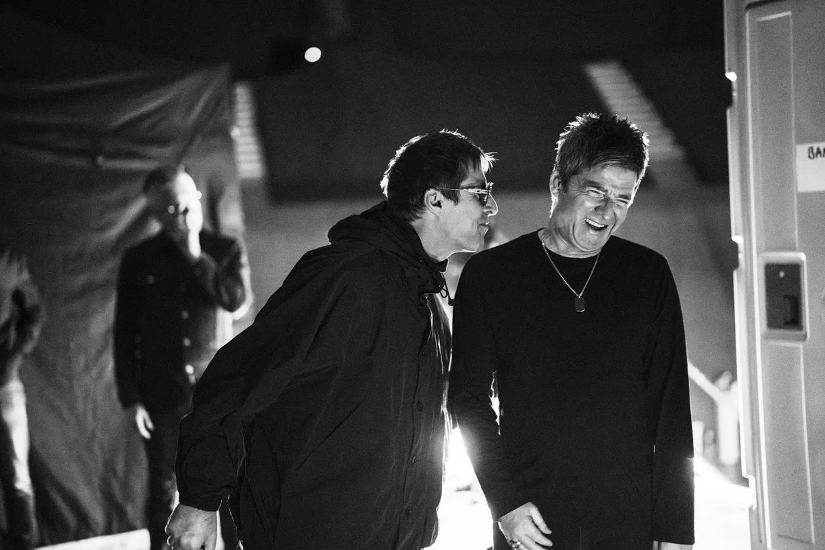 Oasis Brothers Reunite Onstage for First Time Since 2009, Filmed for Documentary