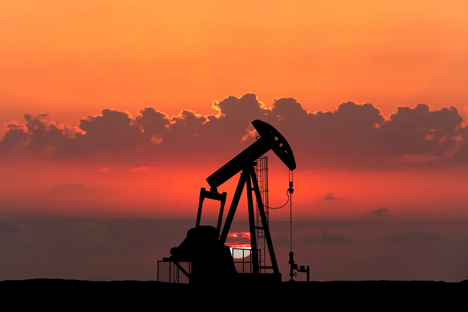 Strait of Hormuz Security Concerns Drive Oil and Gas Price Volatility