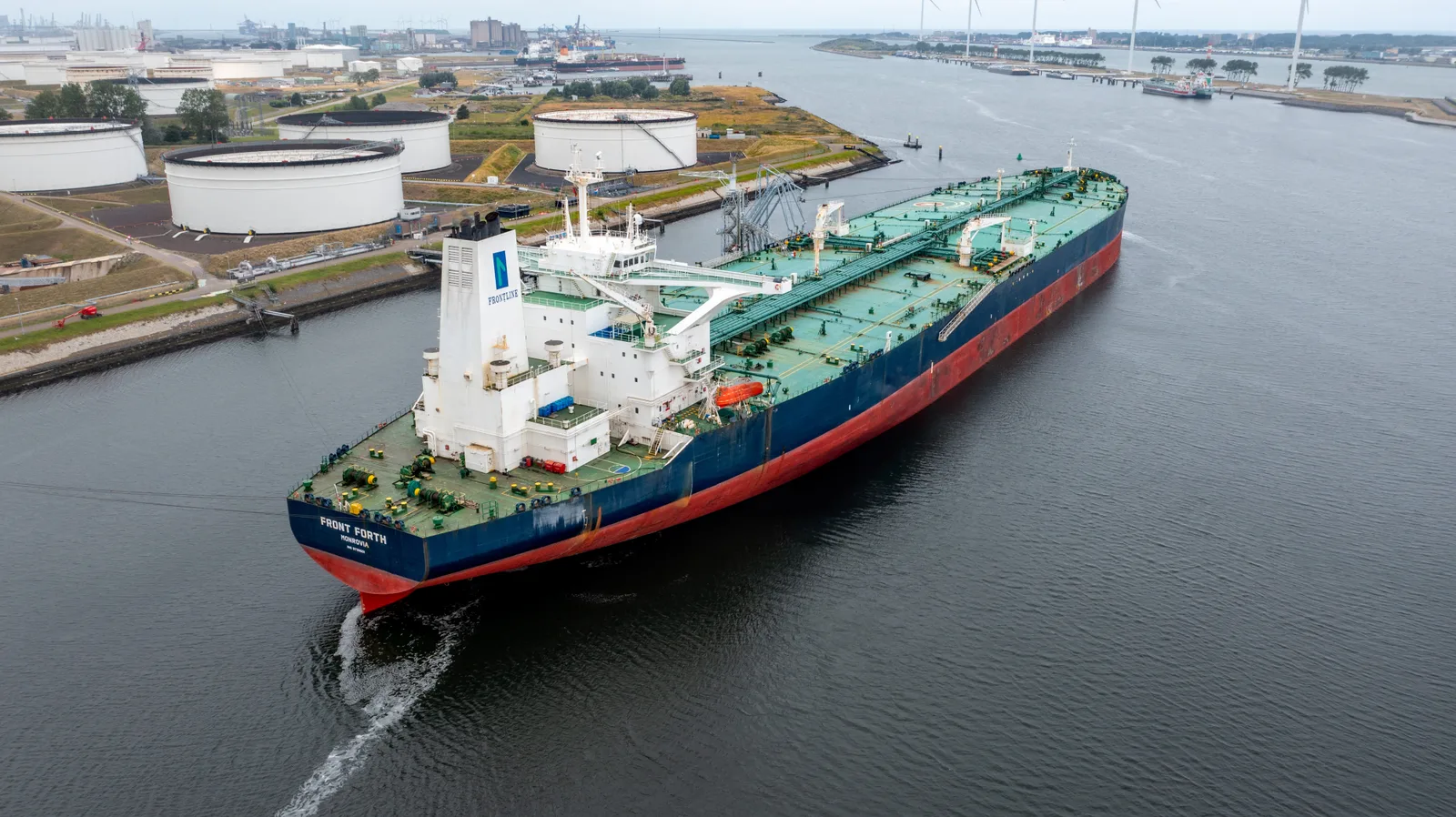 Oil Prices Rise as Red Sea and Hormuz Shipping Disruptions Escalate