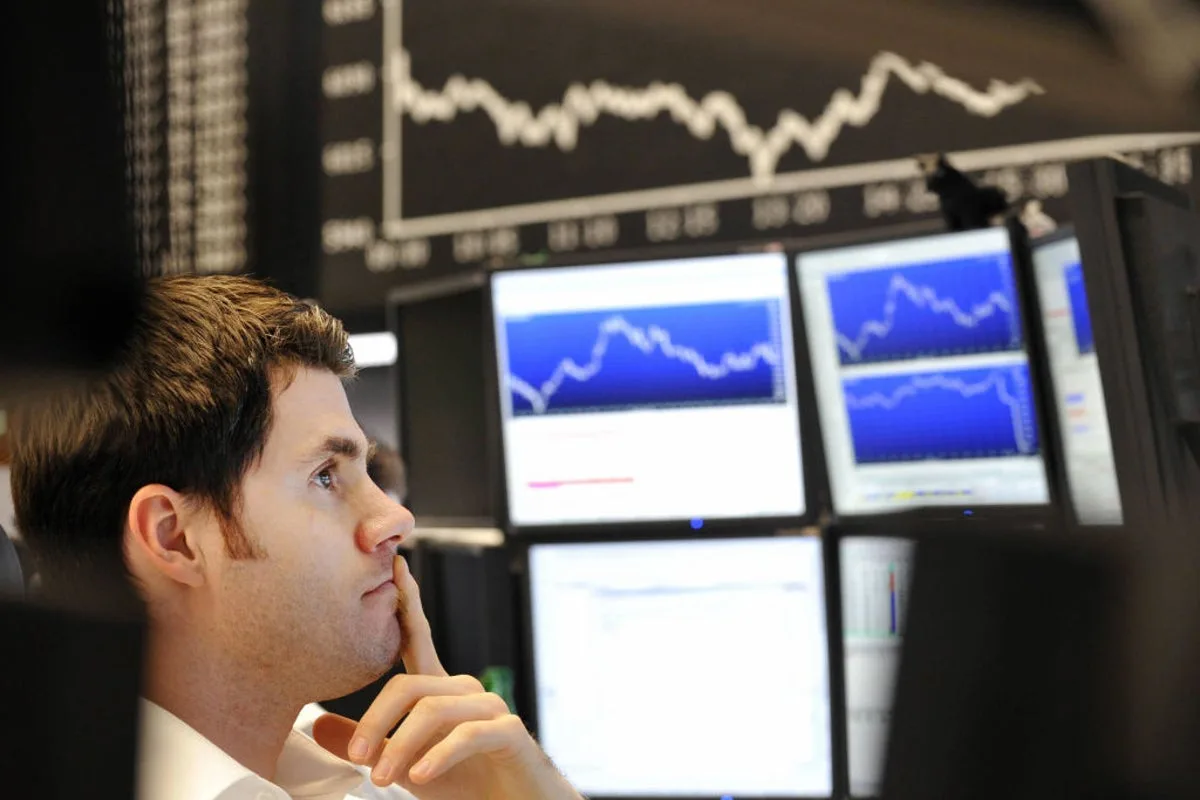 One in Three Britons Invest in Stock Market Amid Increased ISA Competition