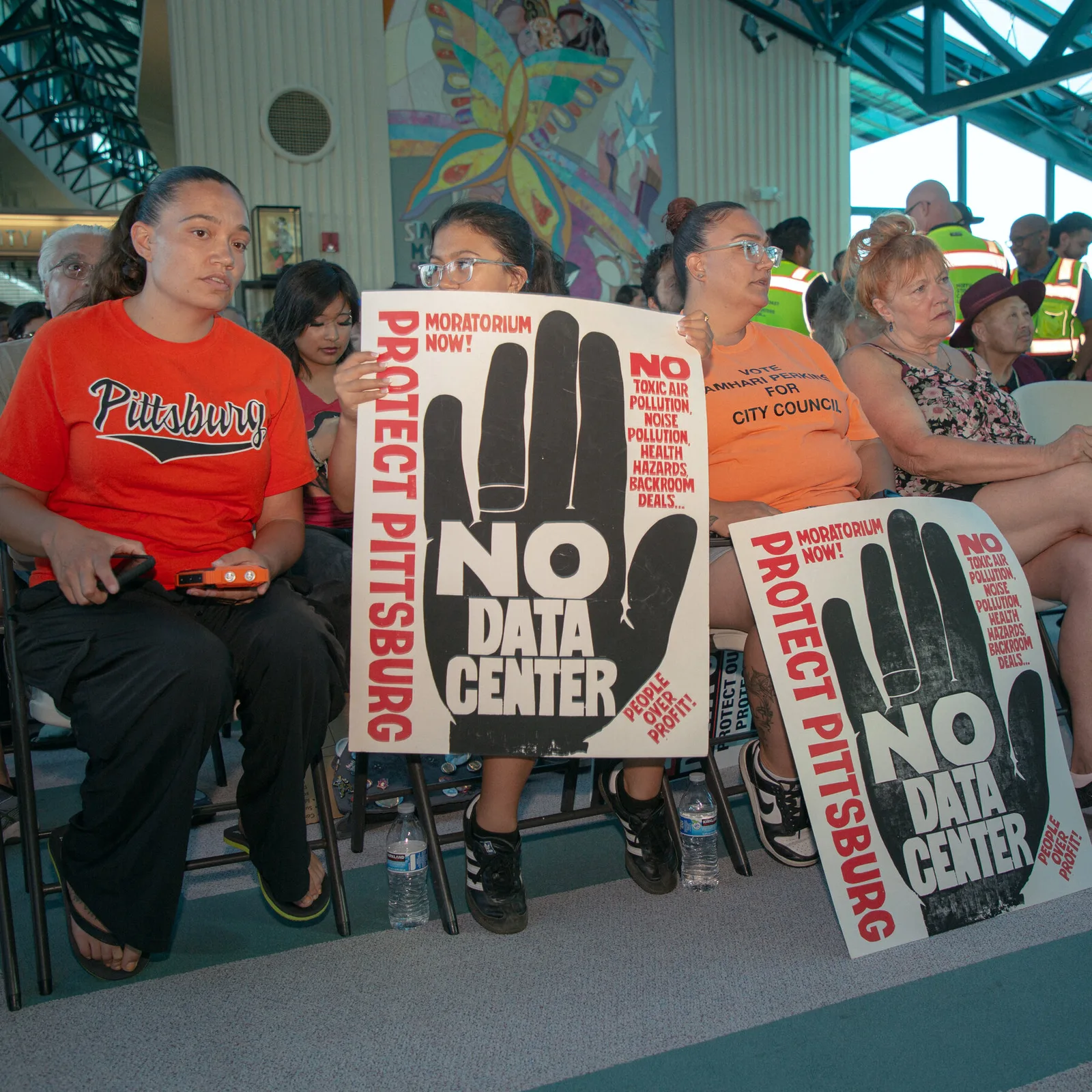 Opposition to Data Centers Emerges as Key Issue in Midterm Campaigns