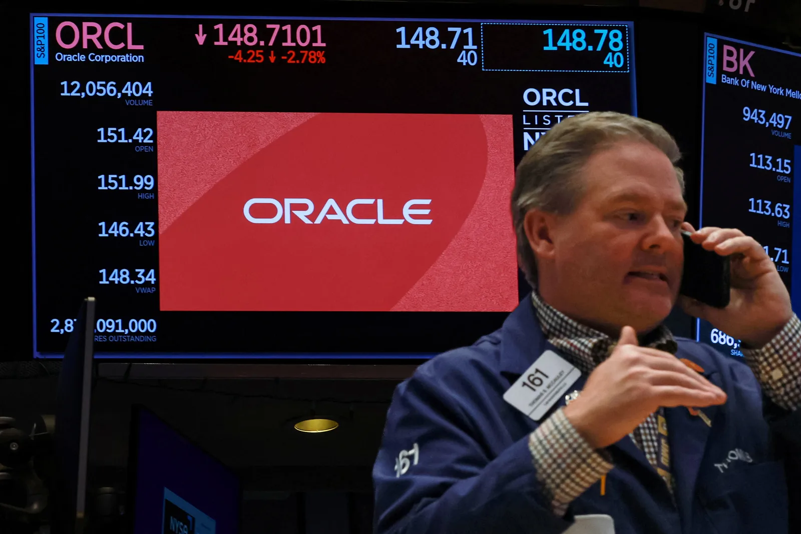 Oracle Shares Fall Amid Reports of Force Majeure Notice on Data Center Project