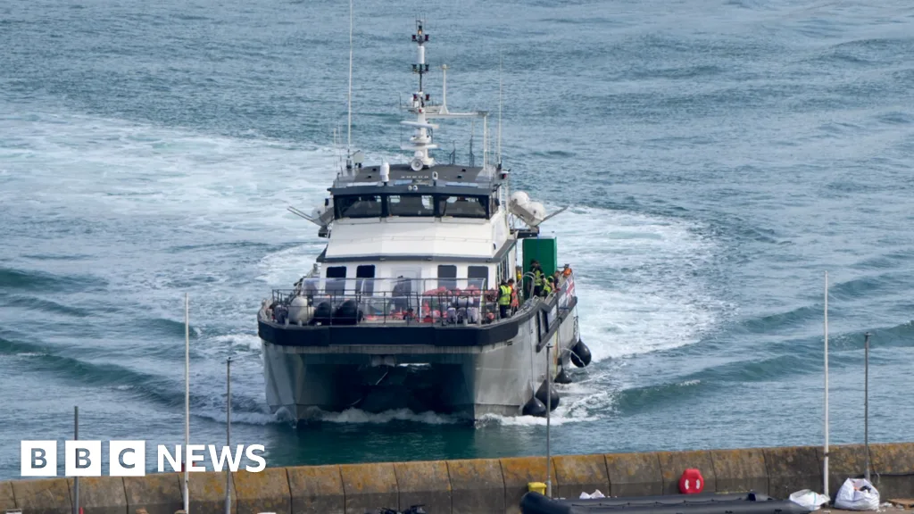 Over 100 Migrants Rescued from English Channel After Boat Breakdown