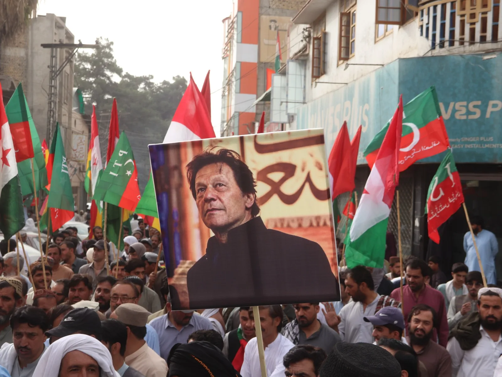 Pakistan’s PTI Files Contempt Petition Over Imran Khan’s Hospital Transfer