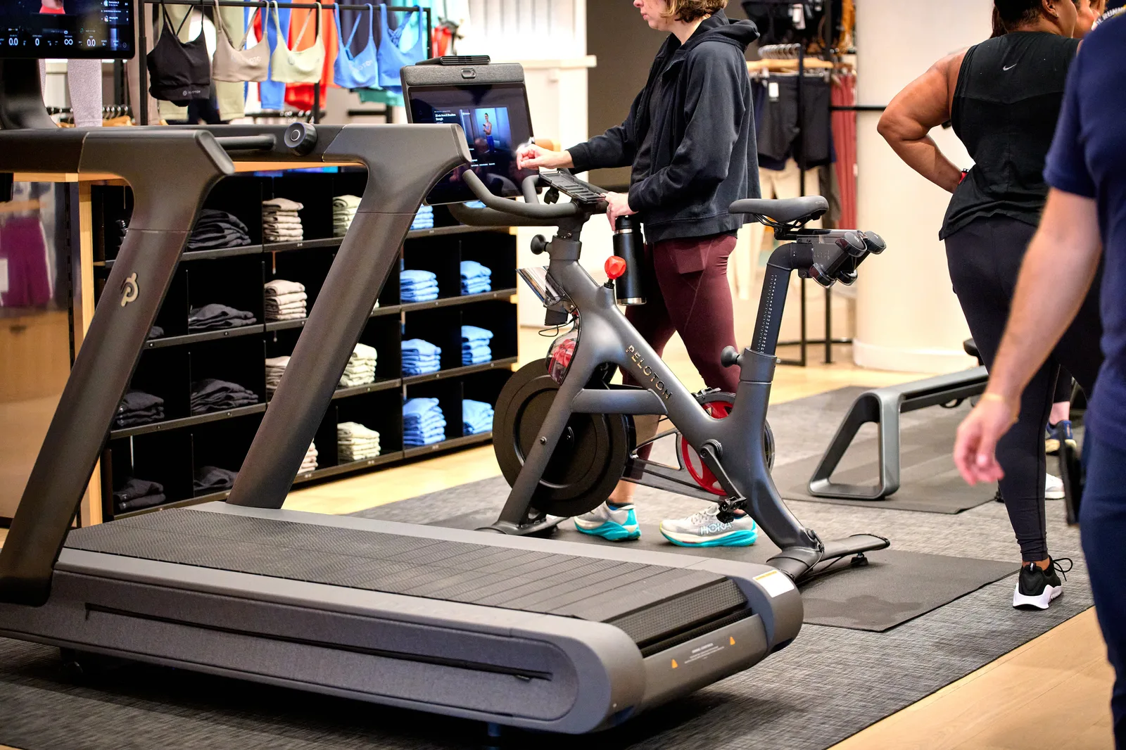 Peloton Raises Full-Year Guidance After Revenue Beats Estimates