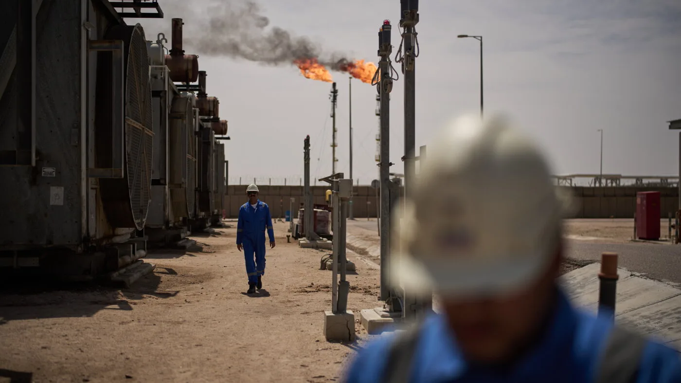 Persian Gulf Oil Exports Recover as U.S. Clears Mines from Strait of Hormuz