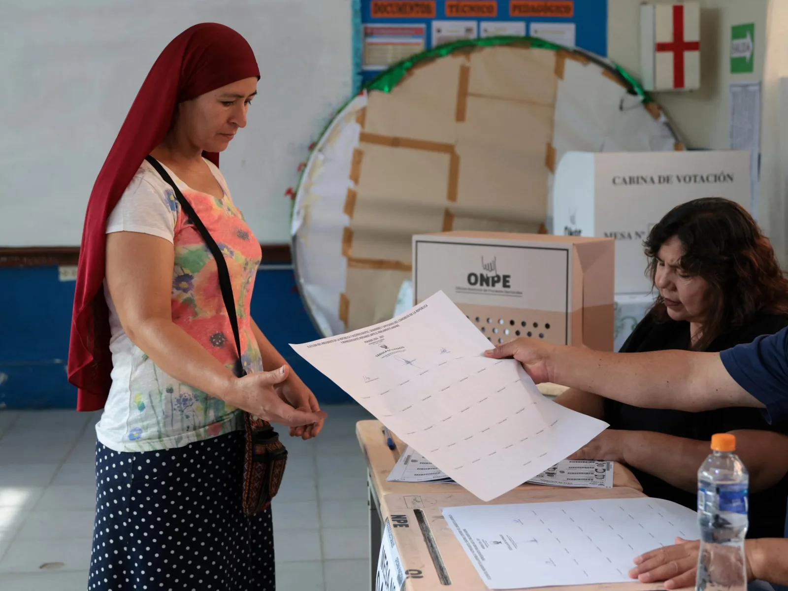 Peruvians Vote in Presidential Election Featuring Record Number of Candidates