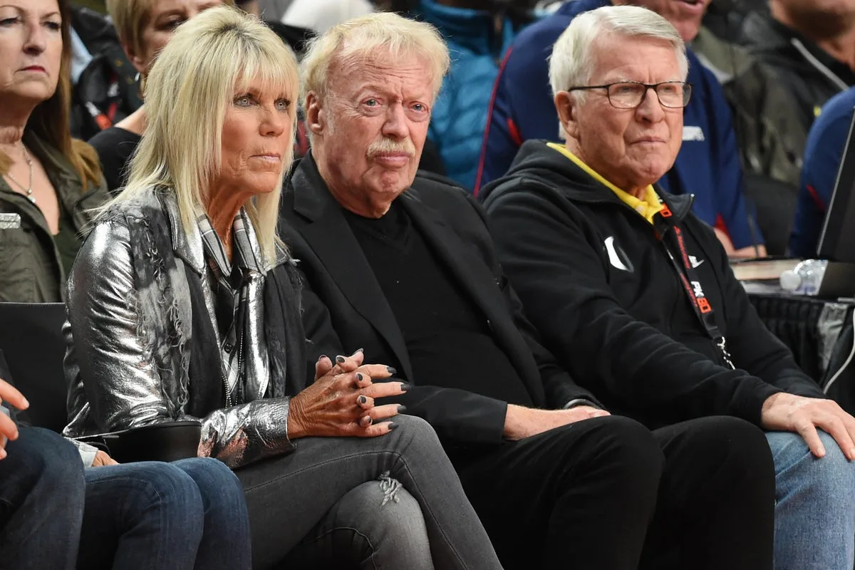 Phil Knight Donates $1 Billion to University of Oregon for Engineering School