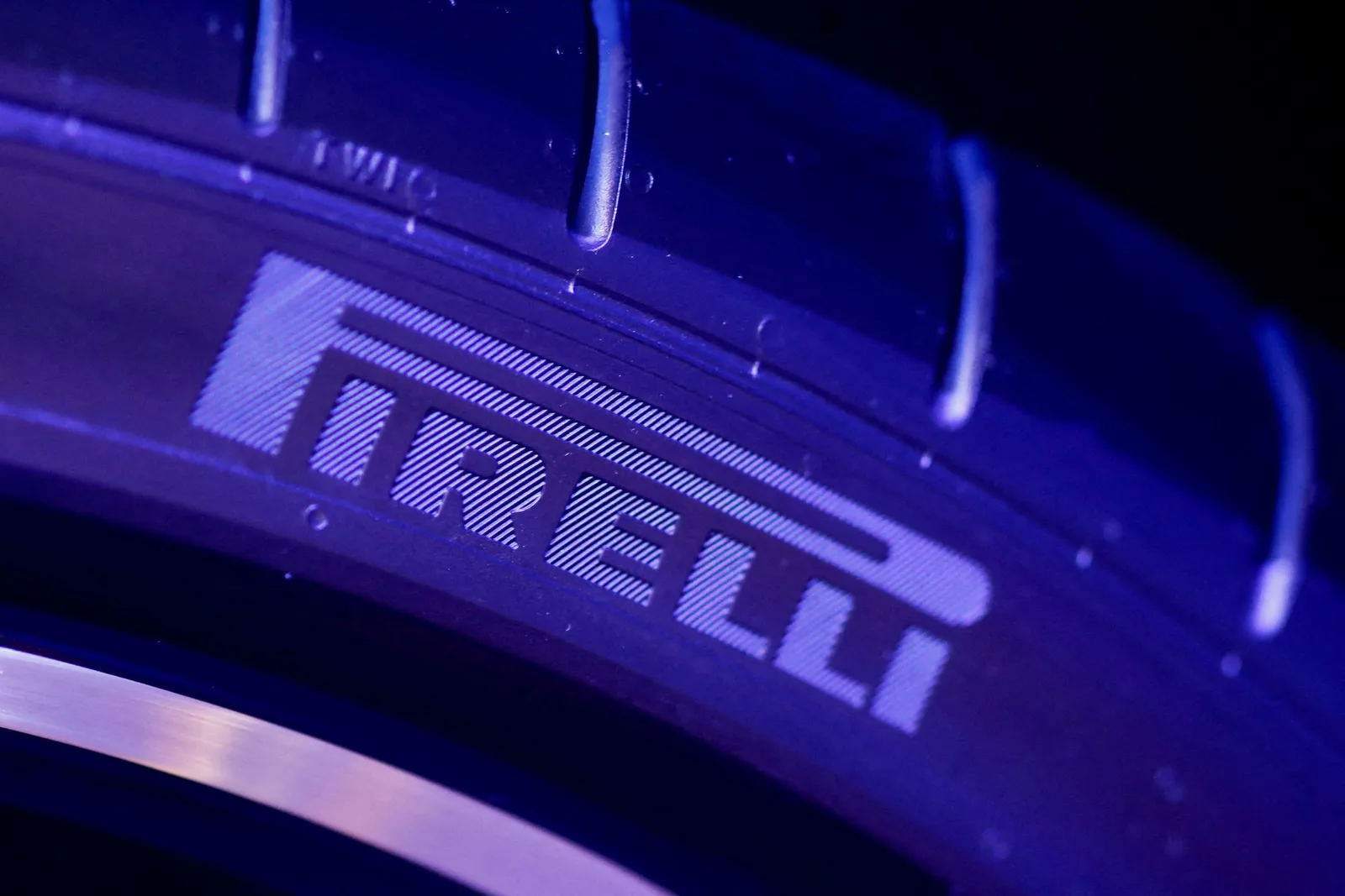 Pirelli Shares Fall After Short Seller Alleges Russian Ties; Company Plans Legal Action