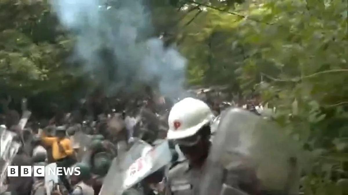 Police Use Tear Gas and Water Cannons on Student Protesters in Jharkhand