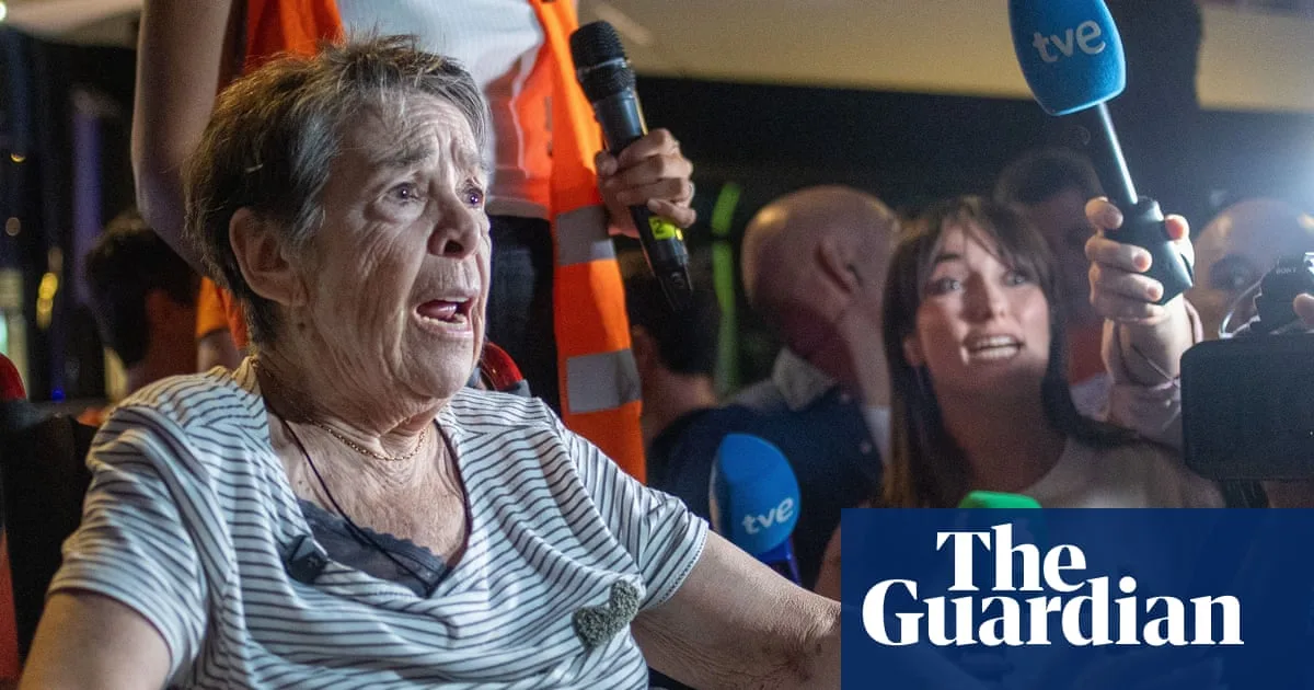 Police Use Teargas During Eviction of 87-Year-Old Woman in Madrid