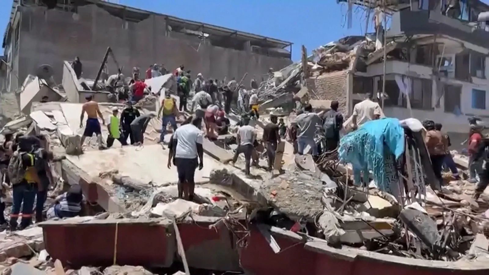 Powerful Earthquake Strikes Western Colombia, Killing Over 100