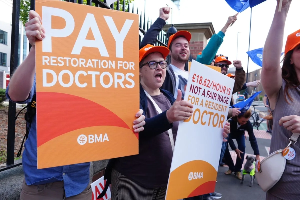 Starmer Sets 48-Hour Deadline for Doctors to Call Off Planned Six-Day Strike